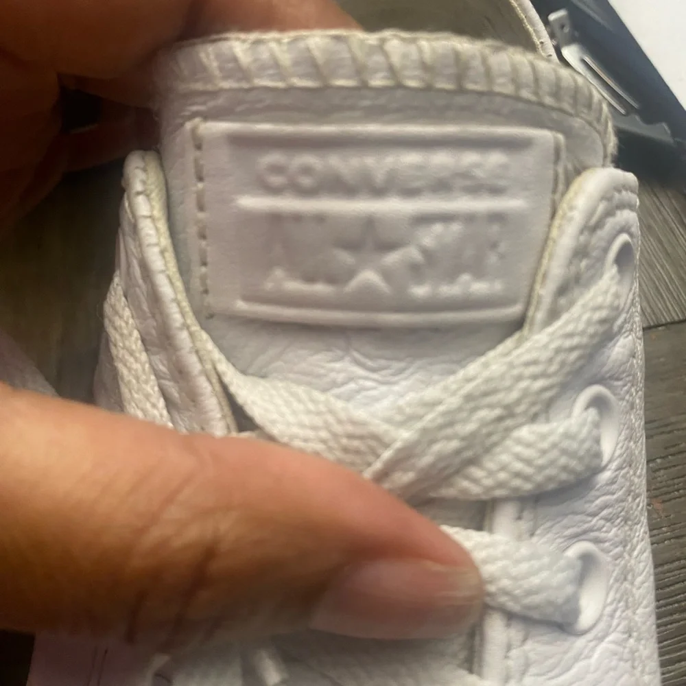 Converse ALL Star White Leather Sneakers Men 6 Women 8 White